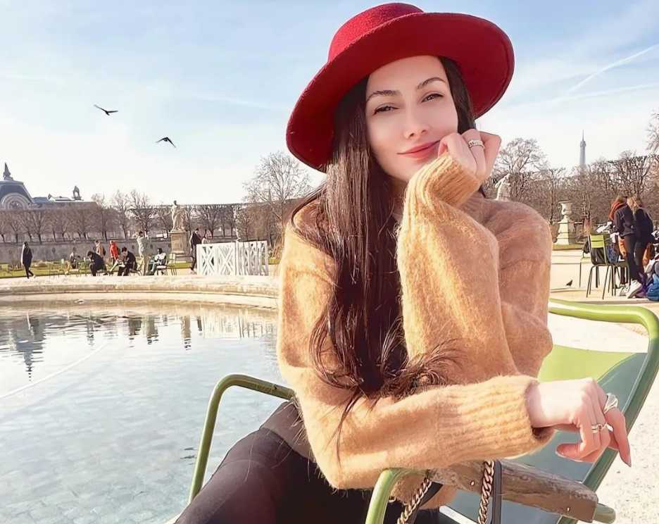 Enchanting Photos of an Amateur Model 138